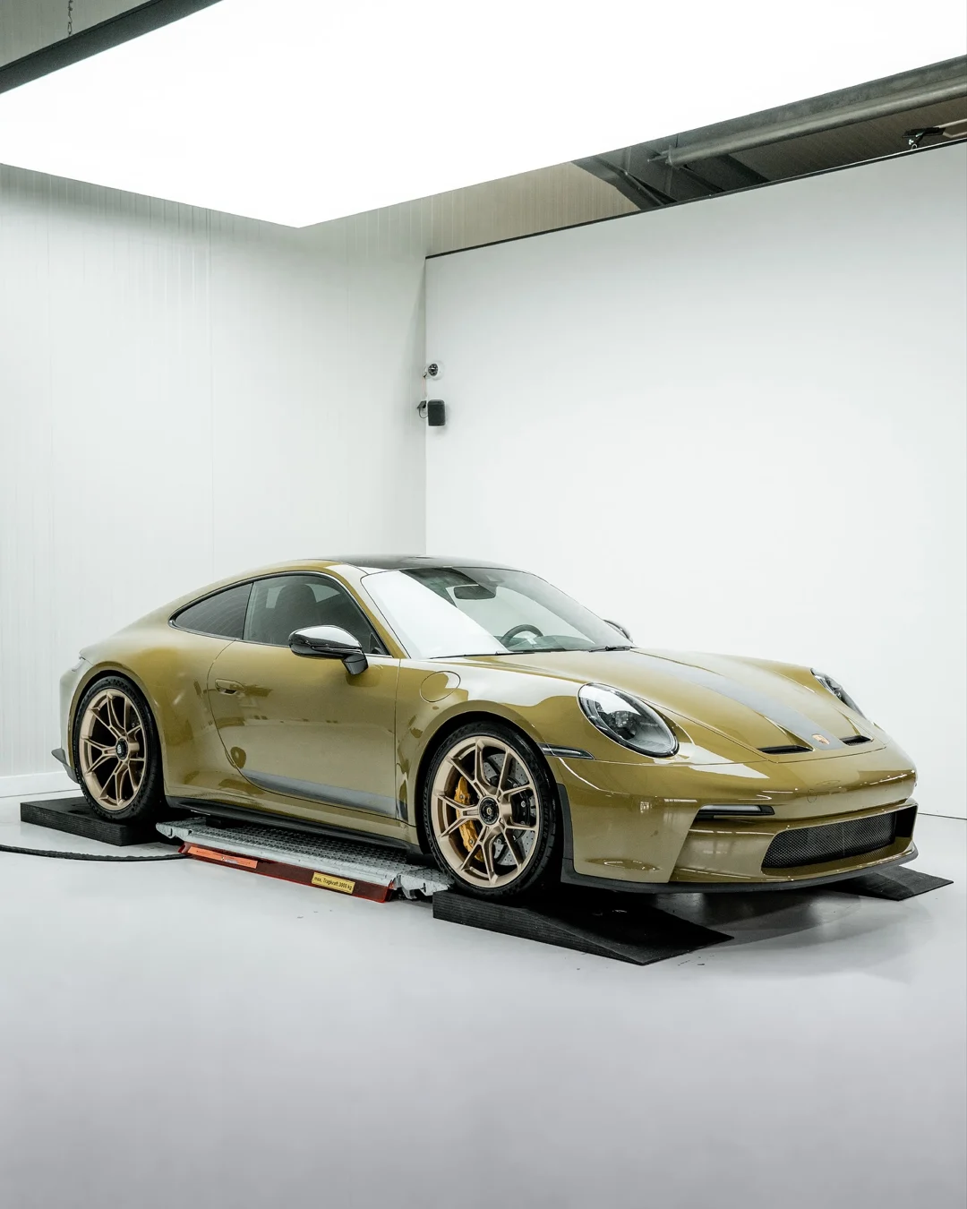 Porsche GT3 Touring mit grüner CYS Color PPF bei GLAXI