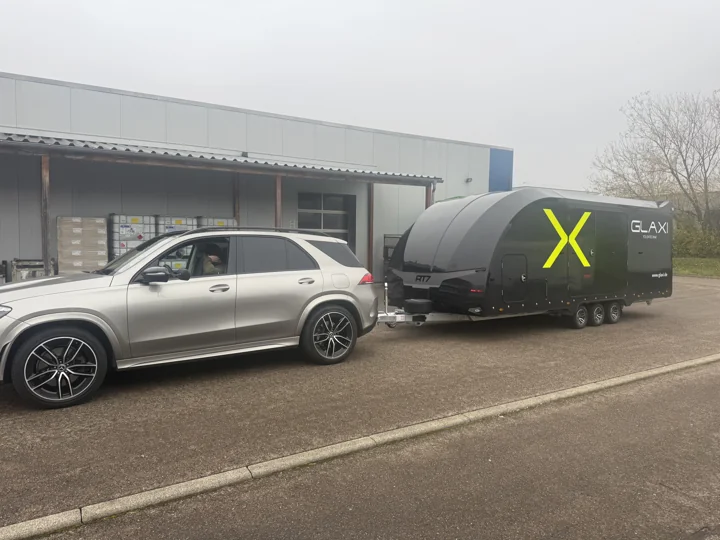 Unser geschlossenes GLAXI Gespann bereit zur Abfahrt