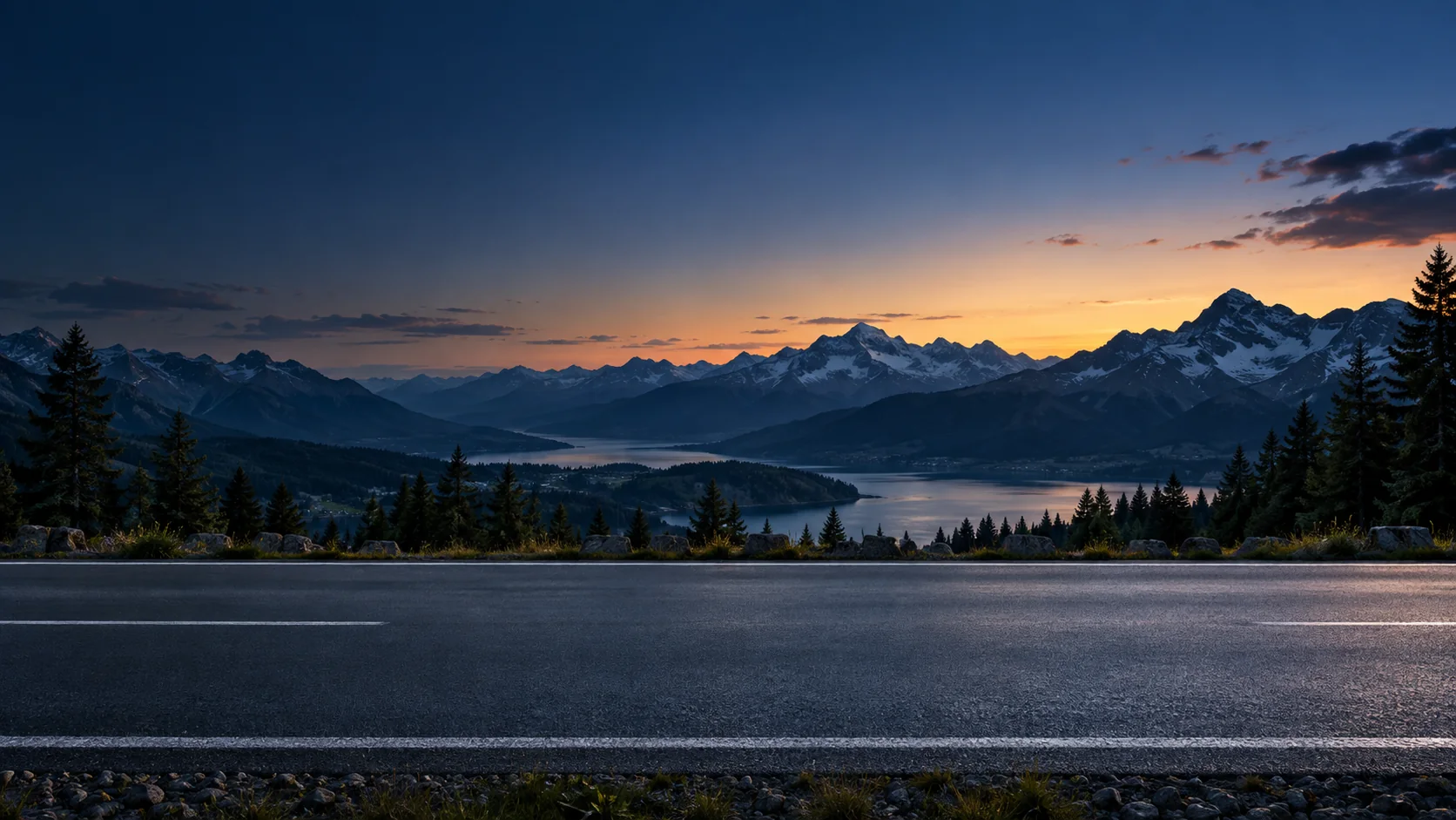Beispielhafte europäische Landschaft mit einer Straße vor Bergkulisse