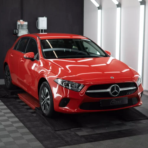 Mercedes-Benz A180 in cardinalrot foliert bei der Firma GLAXI in Schwäbisch Hall