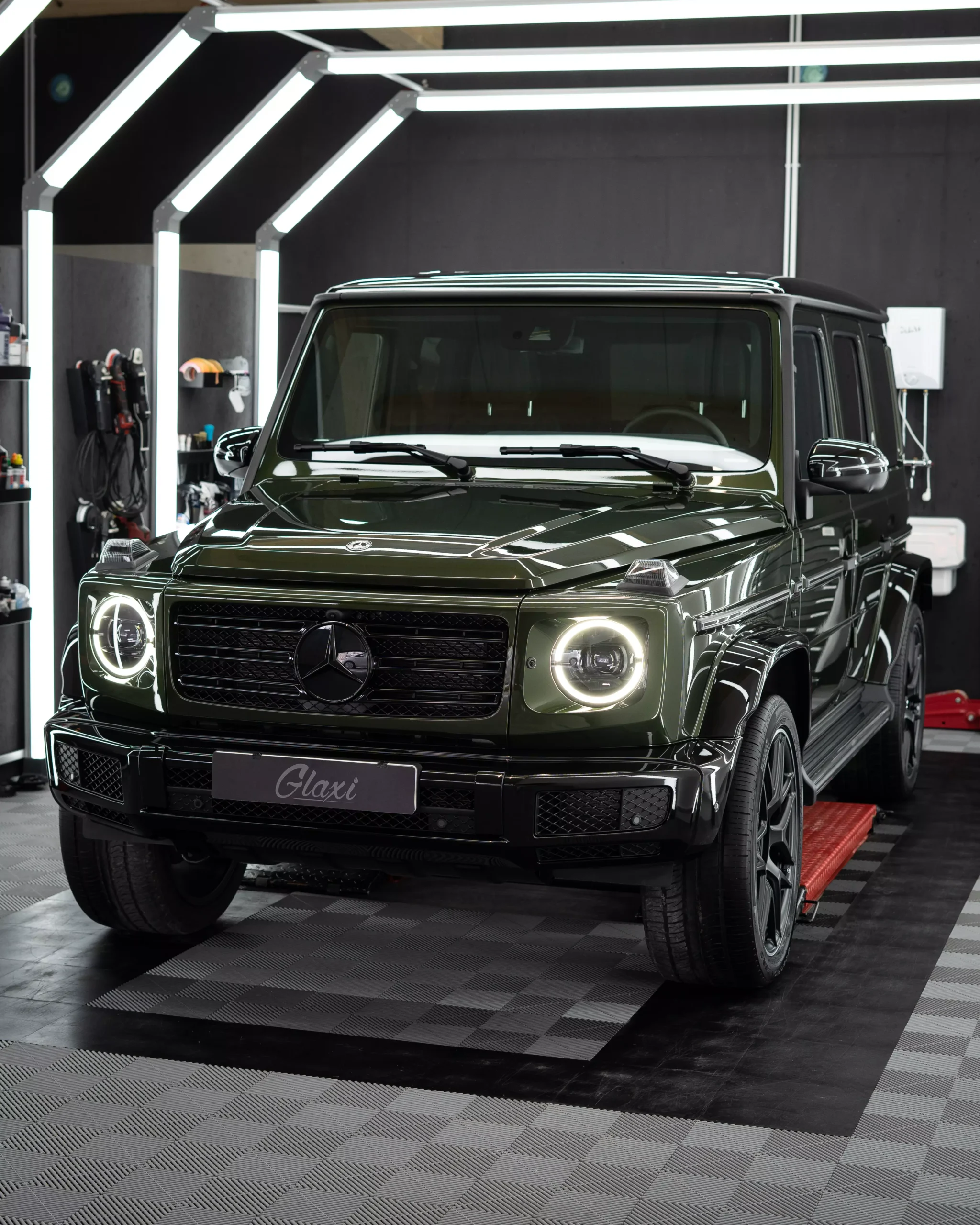 Mercedes-Benz G500 in oliv Metallic mit Keramikversiegelung