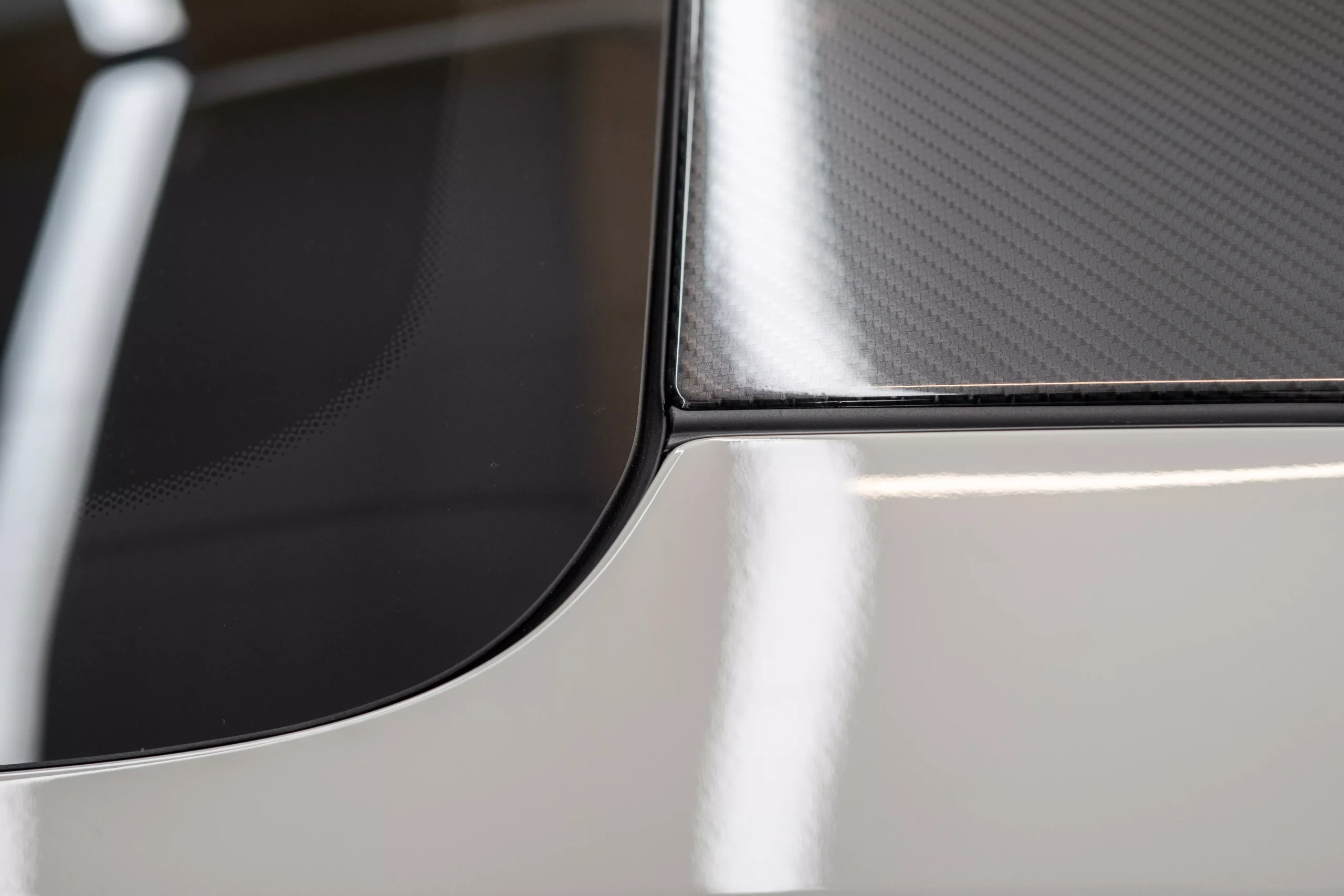 STEK DYNOcarbon auf dem Dach eines Porsche 992 911 GT3