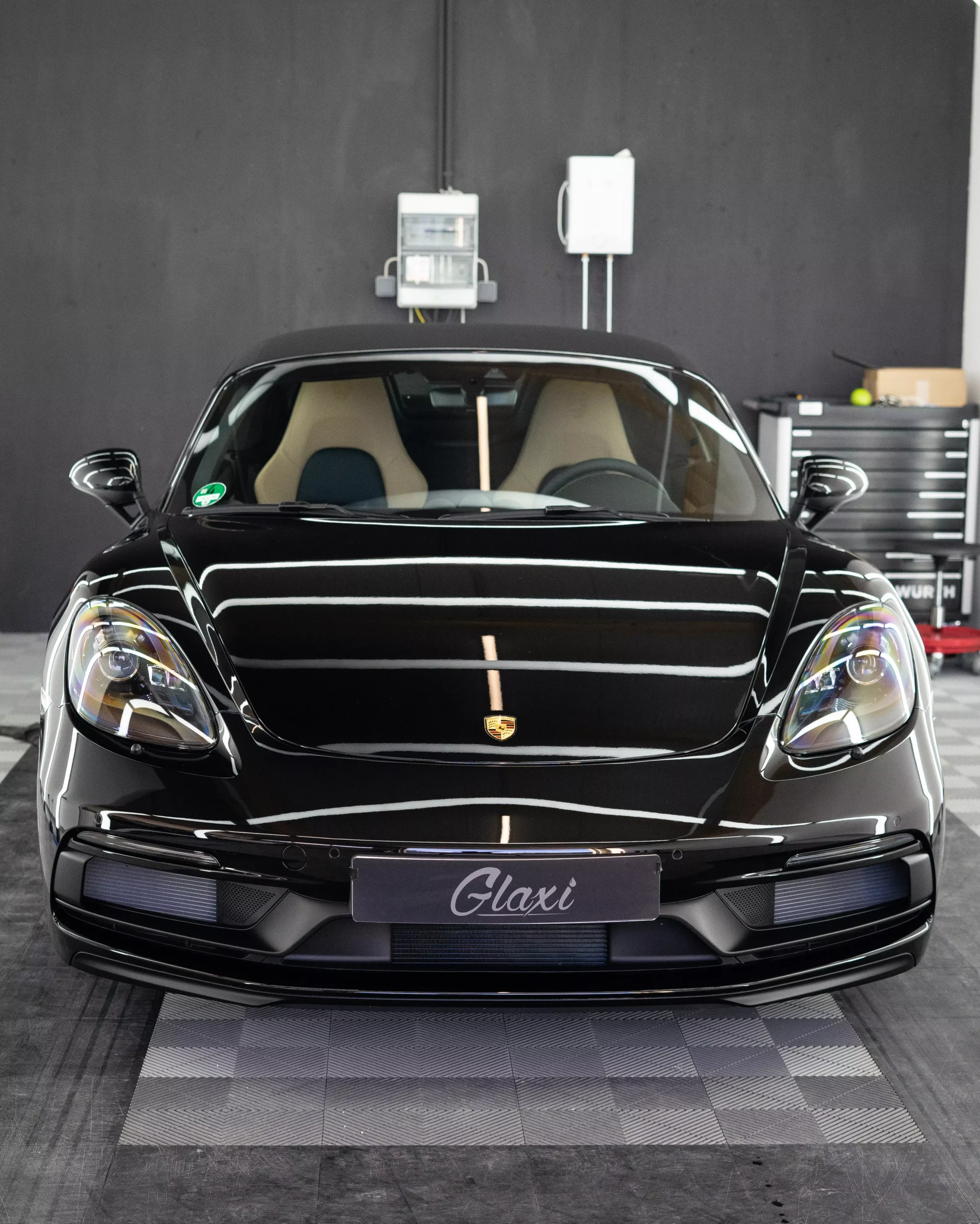 Porsche Boxter 4.0 GTS in schwarz uni nach Keramikversiegelung bei GLAXI