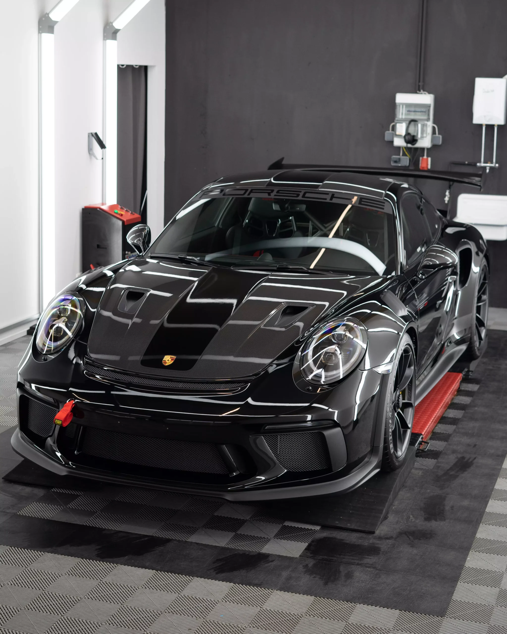 Porsche 911 991.2 GT3RS in dem Lichttunnel der Firma GLAXI aus Schwäbisch Hall