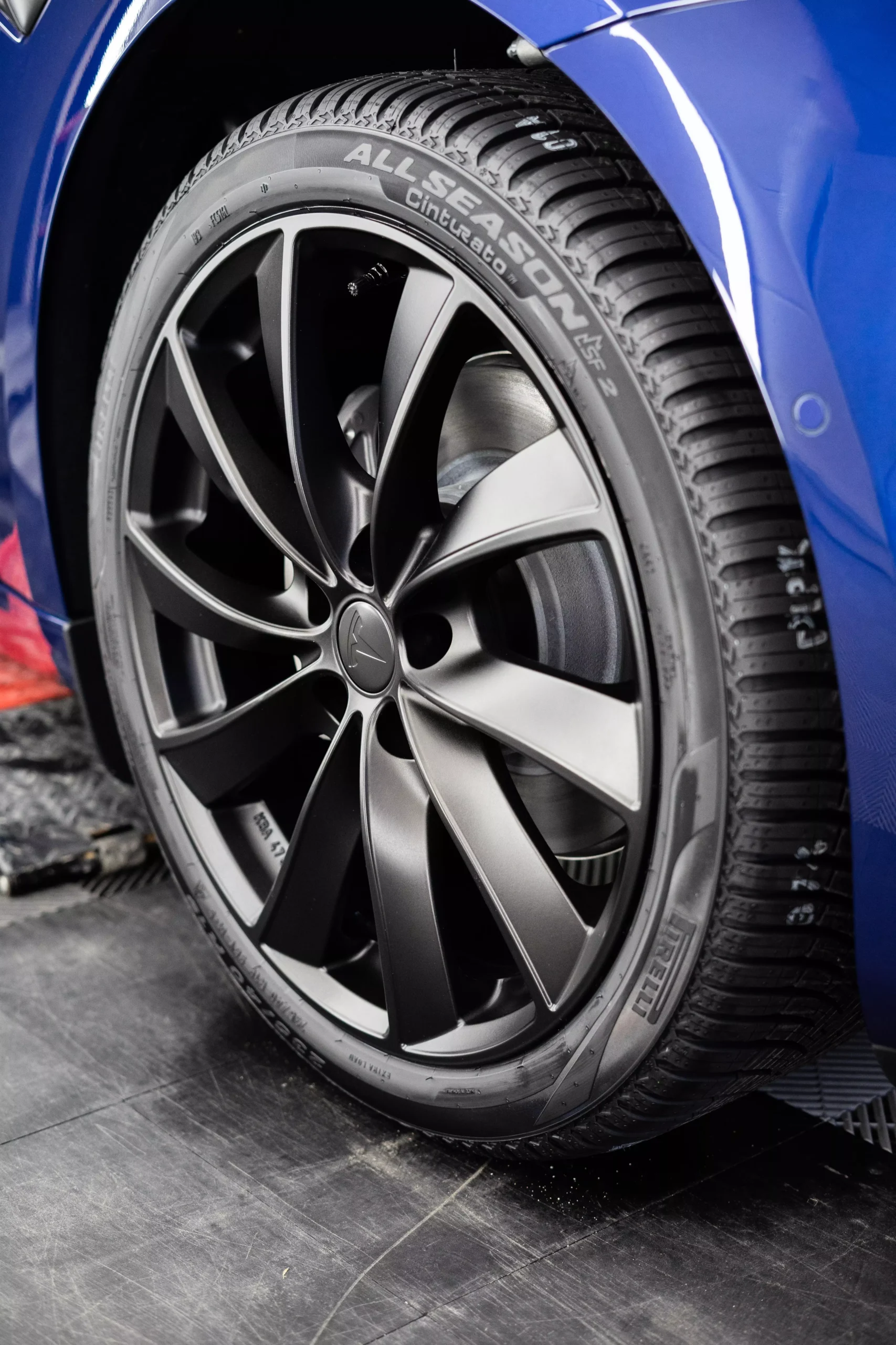 Tesla Model 3 Aufbereitung mit anschließender Keramikversiegelung