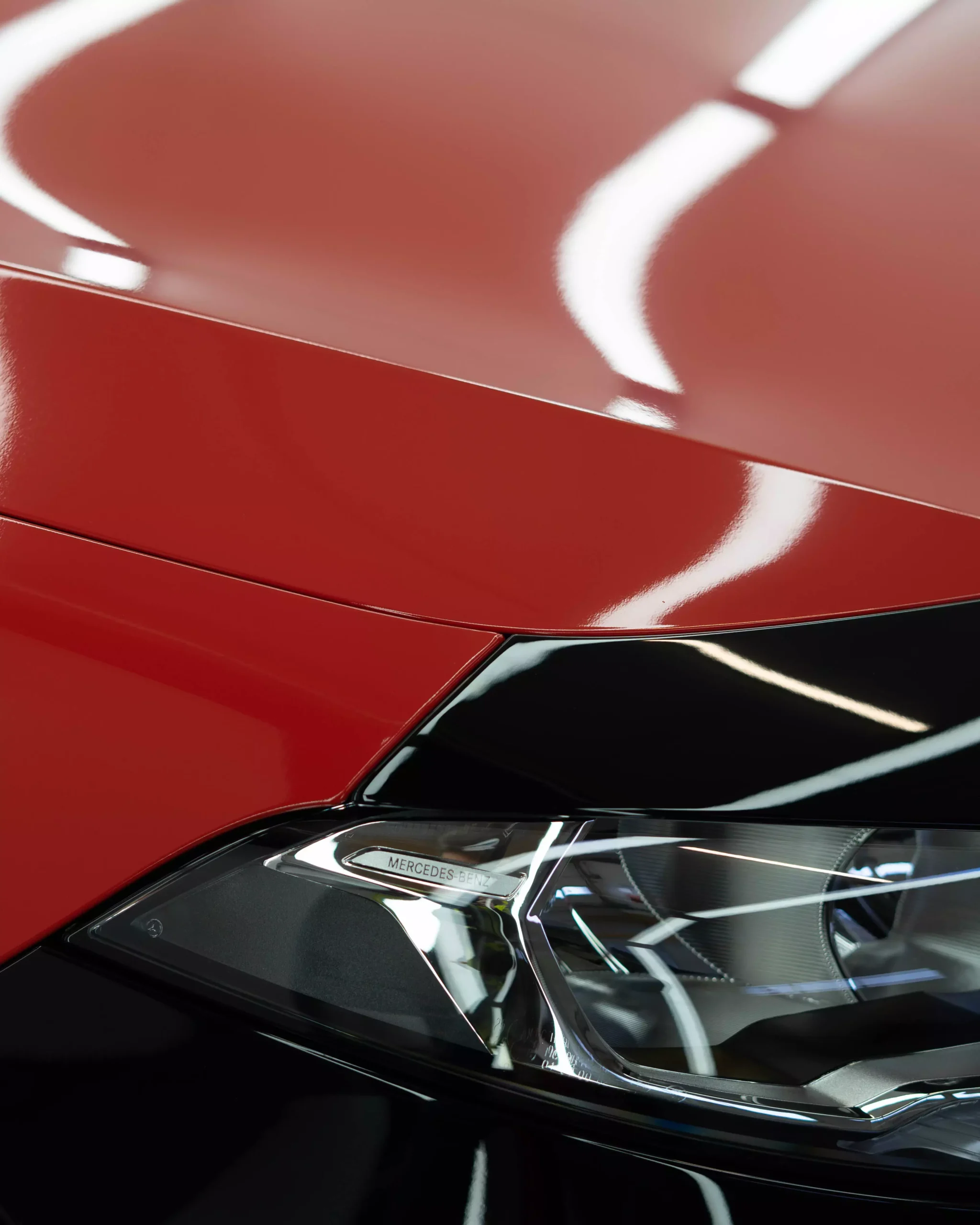 Mercedes-Benz A180 in cardinalrot foliert bei der Firma GLAXI in Schwäbisch Hall