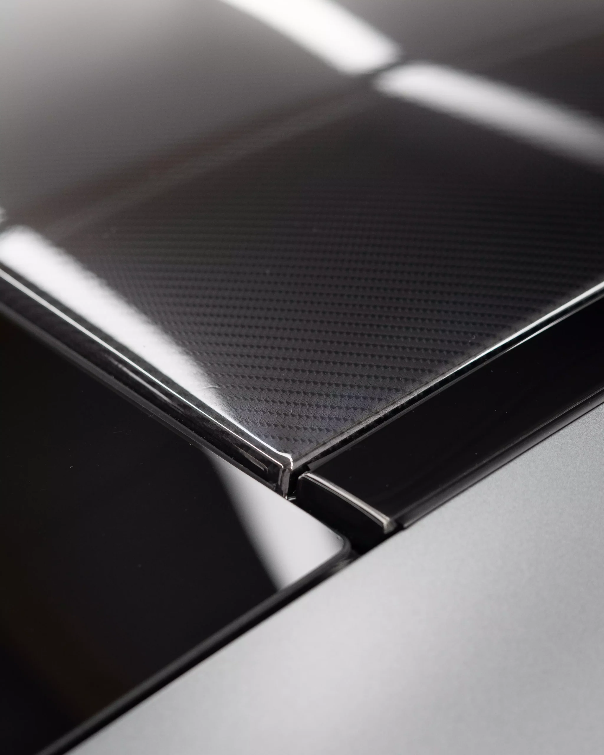 Mercedes C43 AMG in grau matt mit DYNOcarbon Lackschutzfolie auf dem Dach