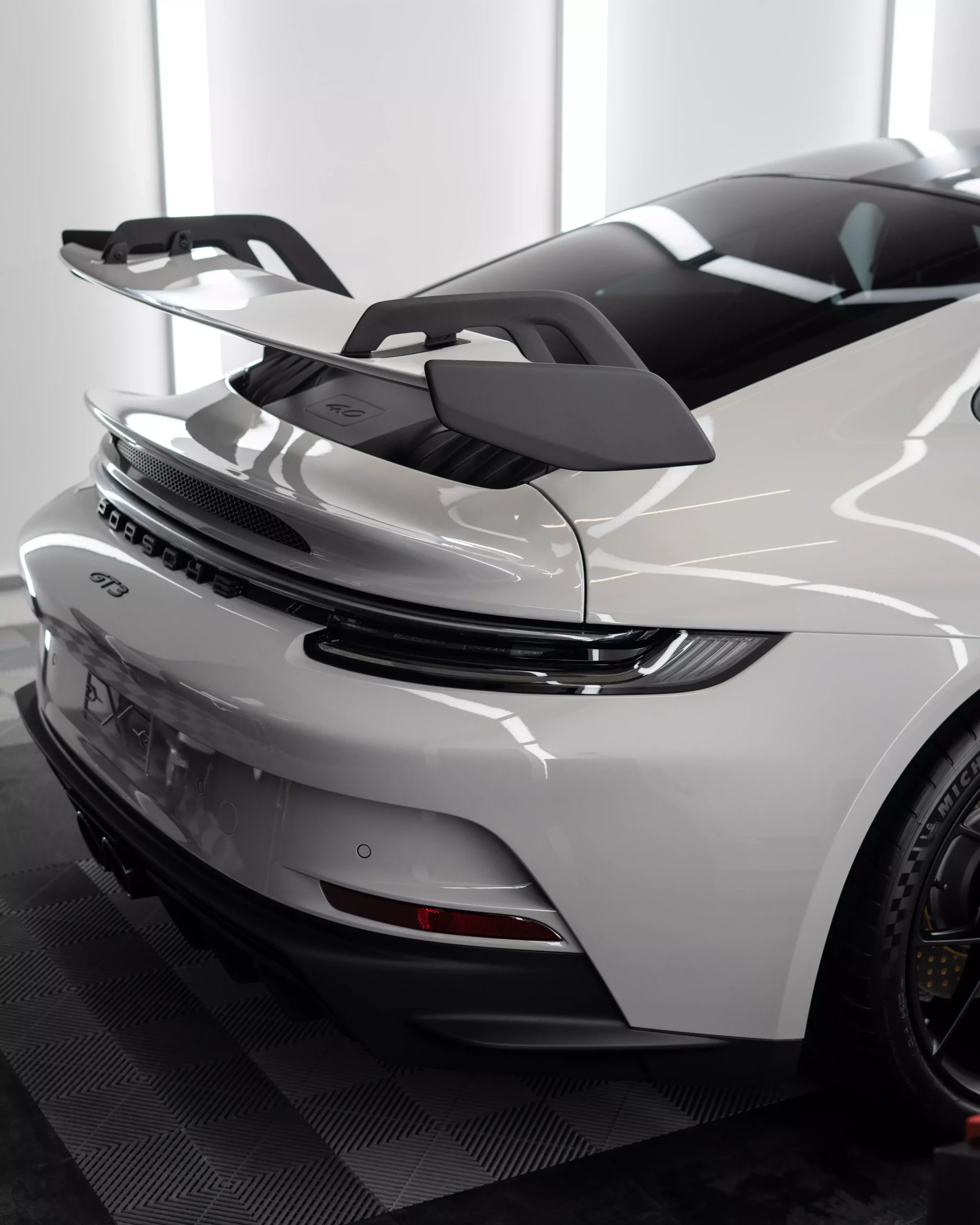 Heck Porsche 911 992 in kreide