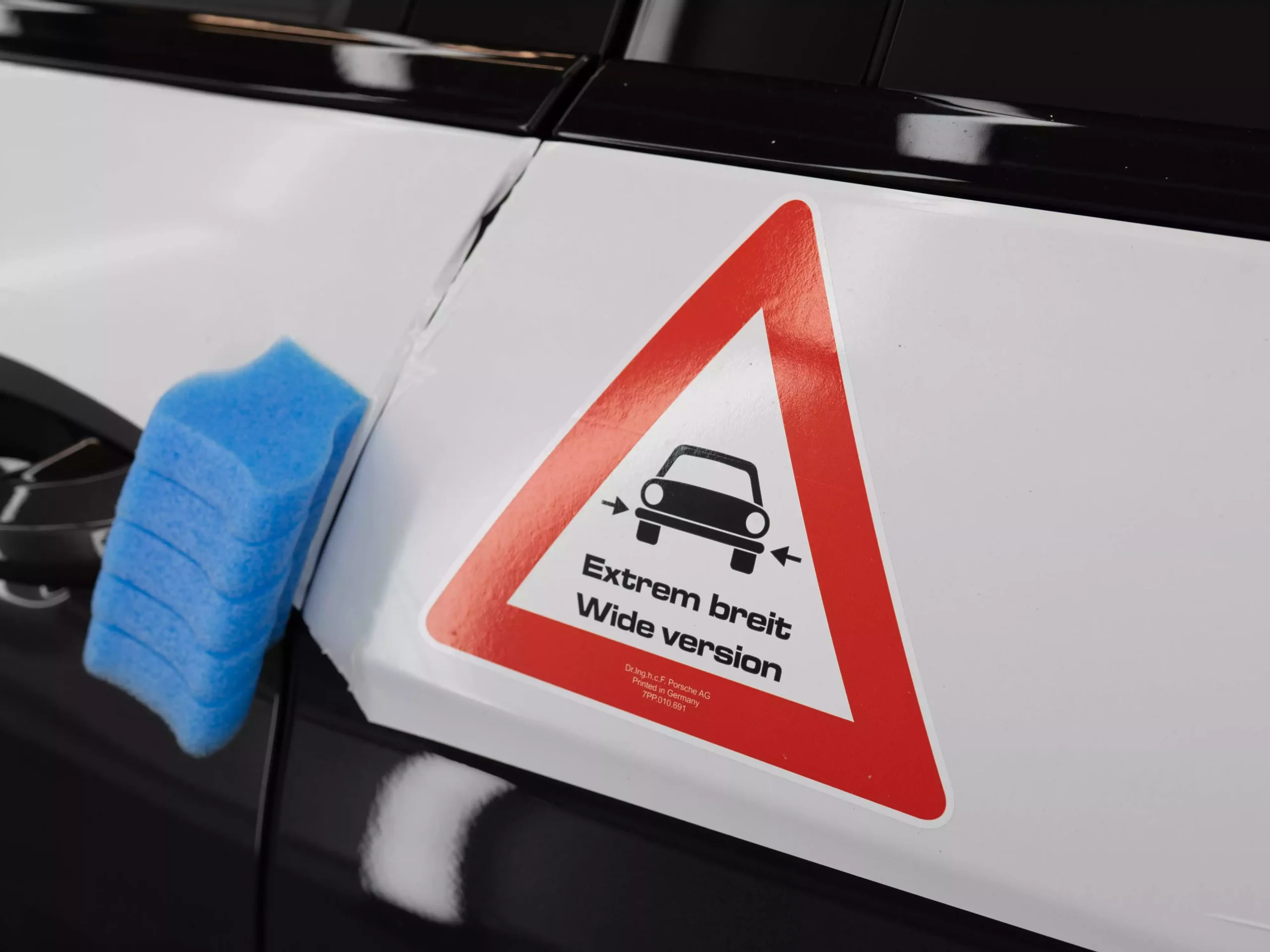 Neuwagen Porsche Panamera Turbo S mit Folie vor Lackpflege und Keramikversiegelung