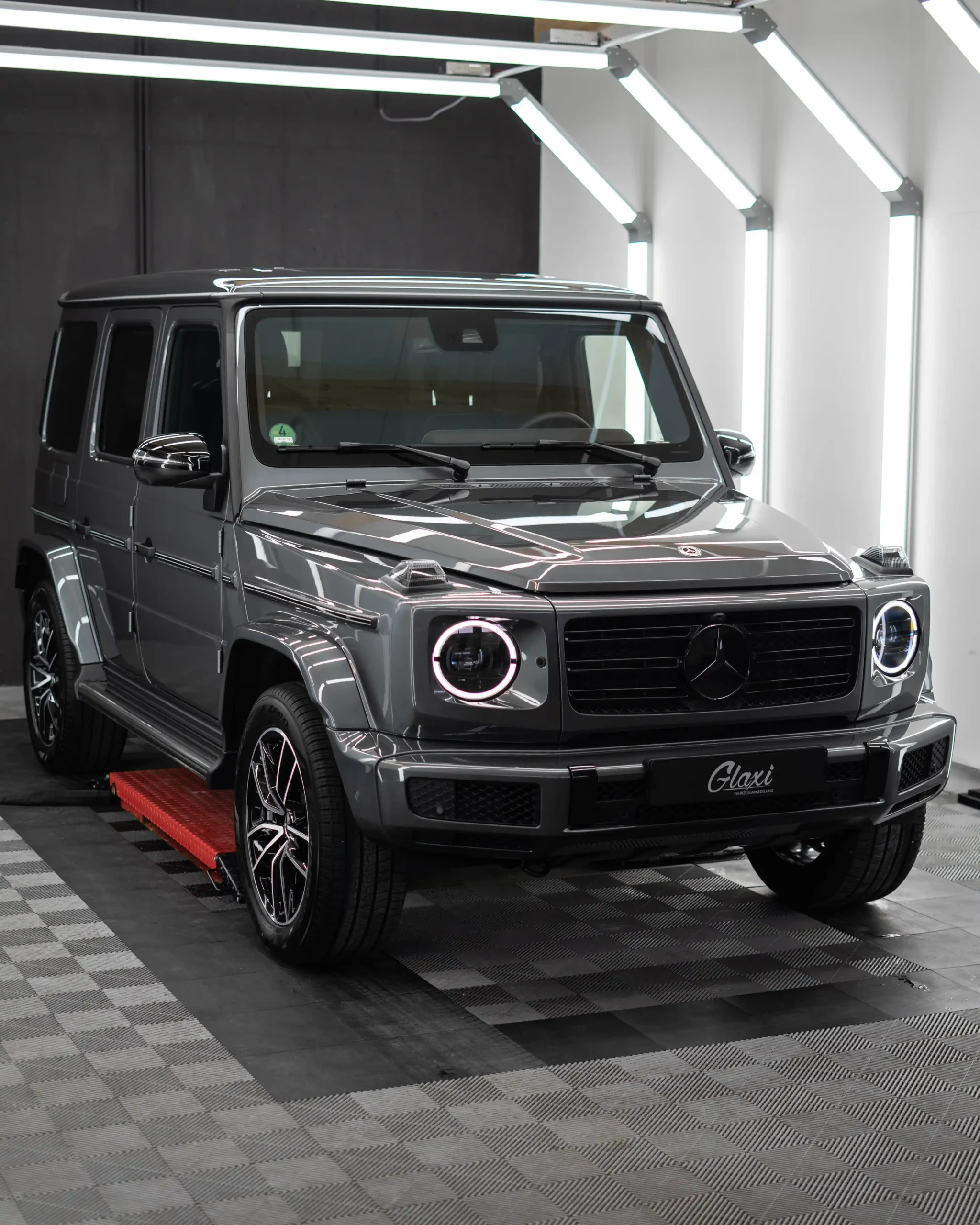 Die G-Klasse ist eins der bekanntesten Fahrzeuge weltweit, dieser G400d zeigt erneut wie schön die G-Klasse sein kann.