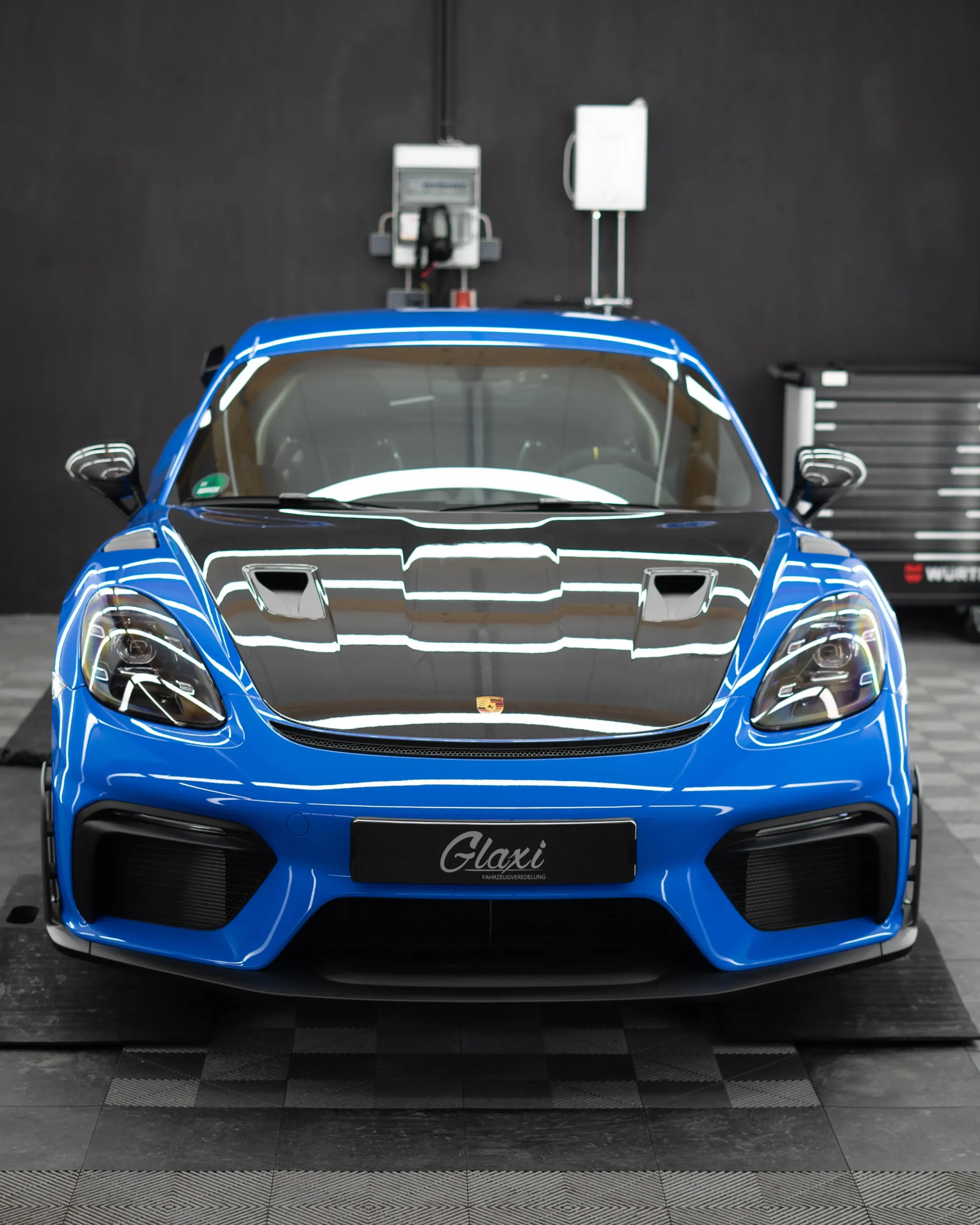 Sportliche Entwicklungskunst aus Zuffenhausen und Weissach in einem Auto kombiniert, dieser Porsche 718 GT4RS ist ein wahrer Rennwagen mit Straßenzulassung.