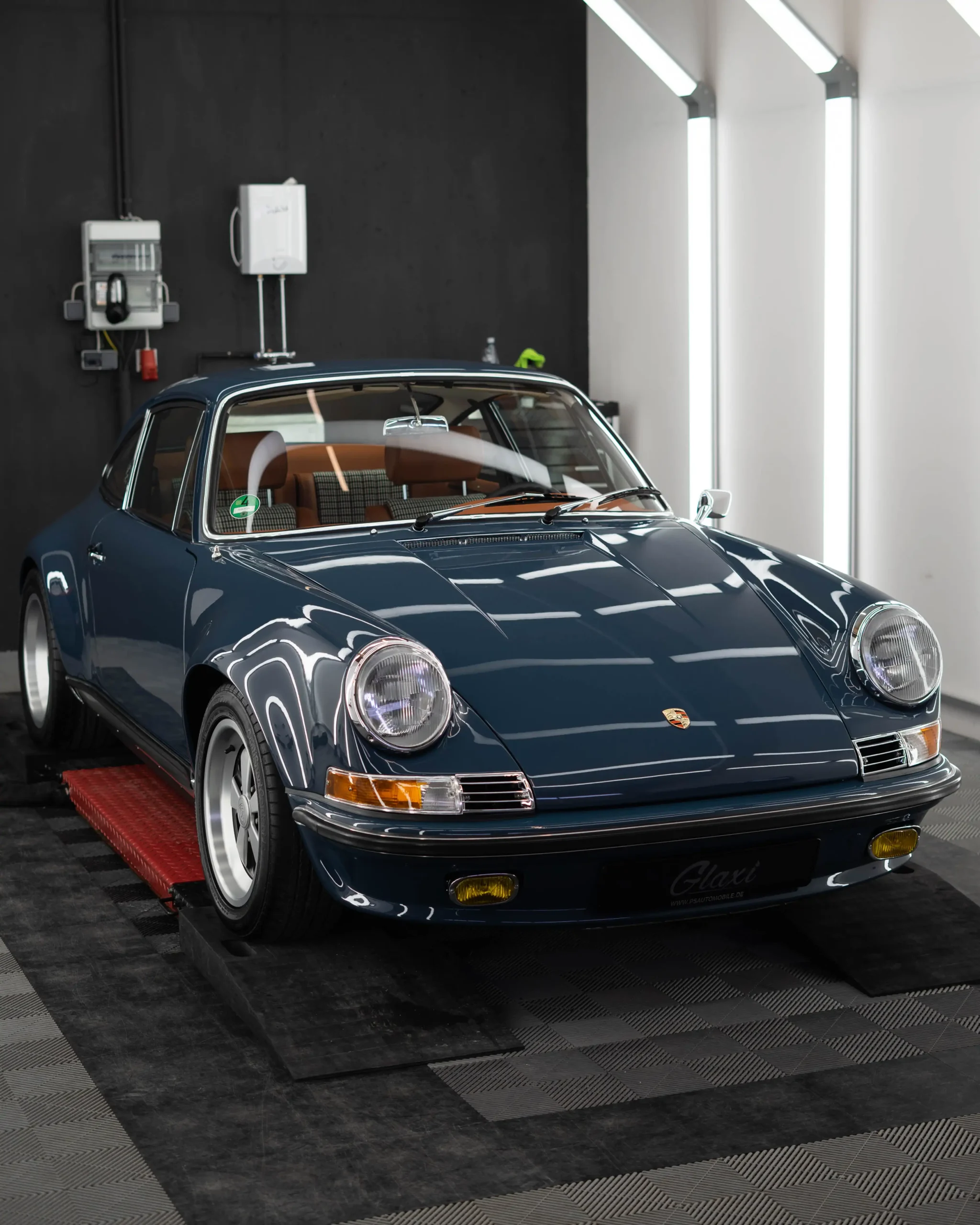 Ein wahres Unikat, dieser restaurierte Porsche 964 ist eine ST-Recreation mit vielen Teilen des 964 RSR.
