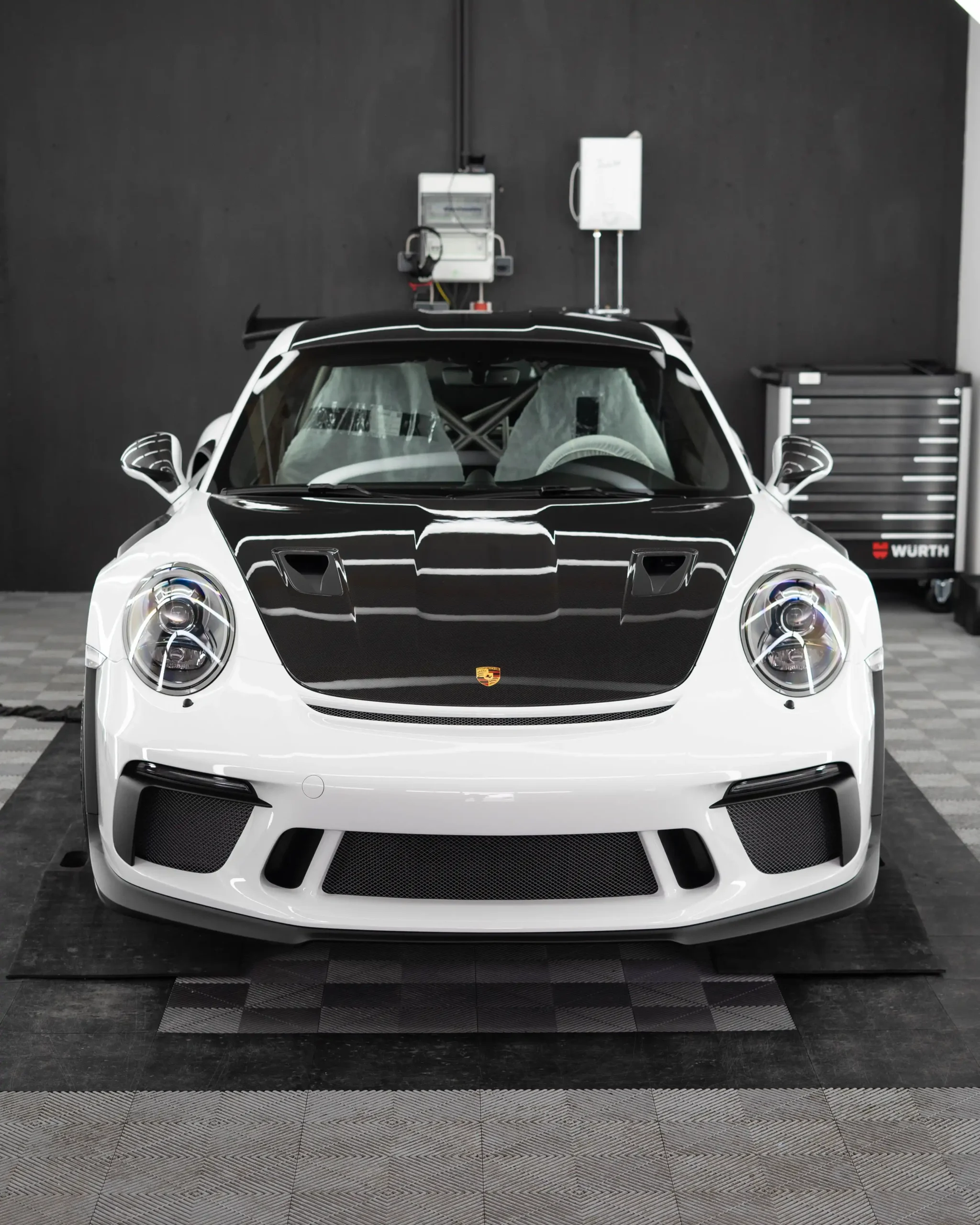 Ein atemberaubender Porsche 991.2 GT3RS der direkt nach Werksauslieferung zu den Fahrzeugschutz Experten der GLAXI GmbH kam.