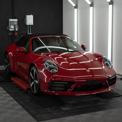 Ein wahrhaftig historischer Porsche 992 Carrera Cabrio hat nur den besten Schutz mithilfe einer Lackschutzfolie verdient.