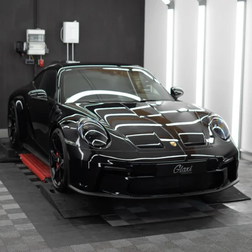 Ein Meisterwerk der Stuttgarter Ingenieurkunst, dieser Porsche 992 GT3 Touring bekommt alle Gesichter zum Strahlen.