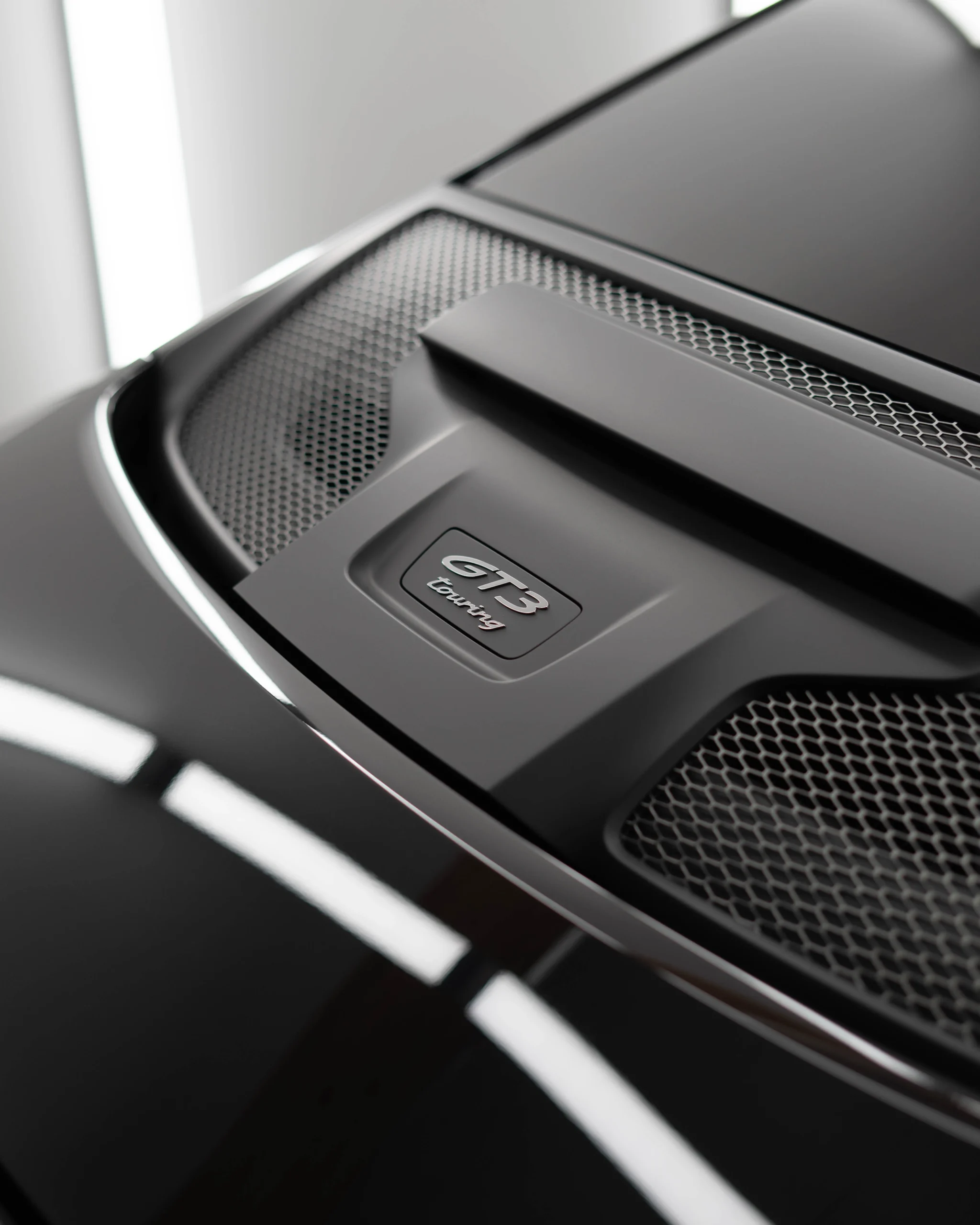 Eine wahre Herausforderung wenn es um eine Lackschutzfolierung von solch einem Porsche 992 GT3 Touring geht, dennoch absolut machbar für die Mitarbeiter der GLAXI GmbH.