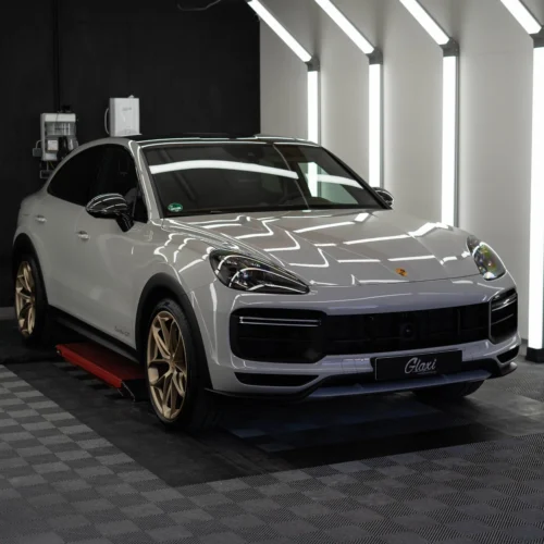 Er ist der schnellste SUV den es auf dem Markt gibt, der Porsche Cayenne Turbo GT.