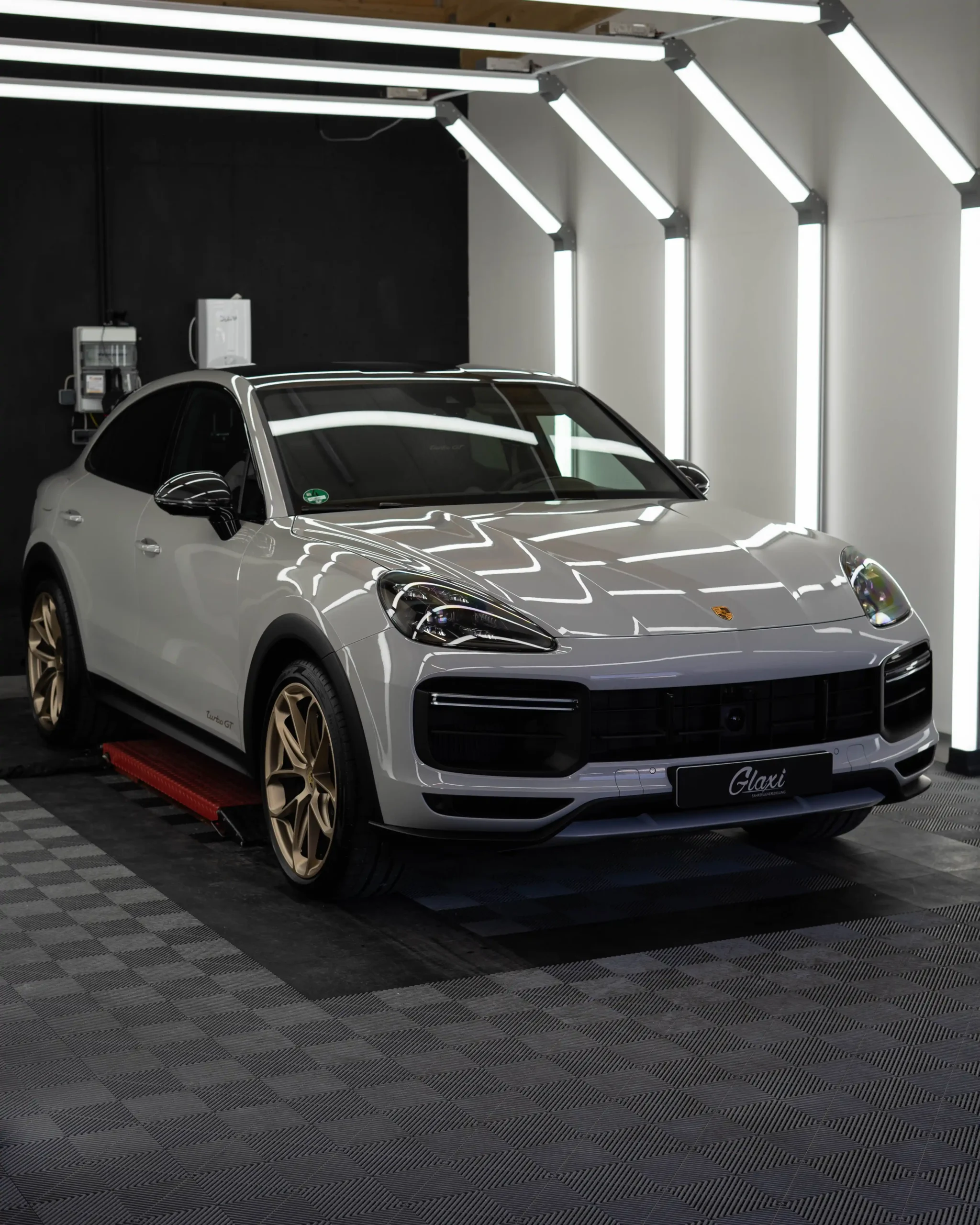 Er ist der schnellste SUV den es auf dem Markt gibt, der Porsche Cayenne Turbo GT.
