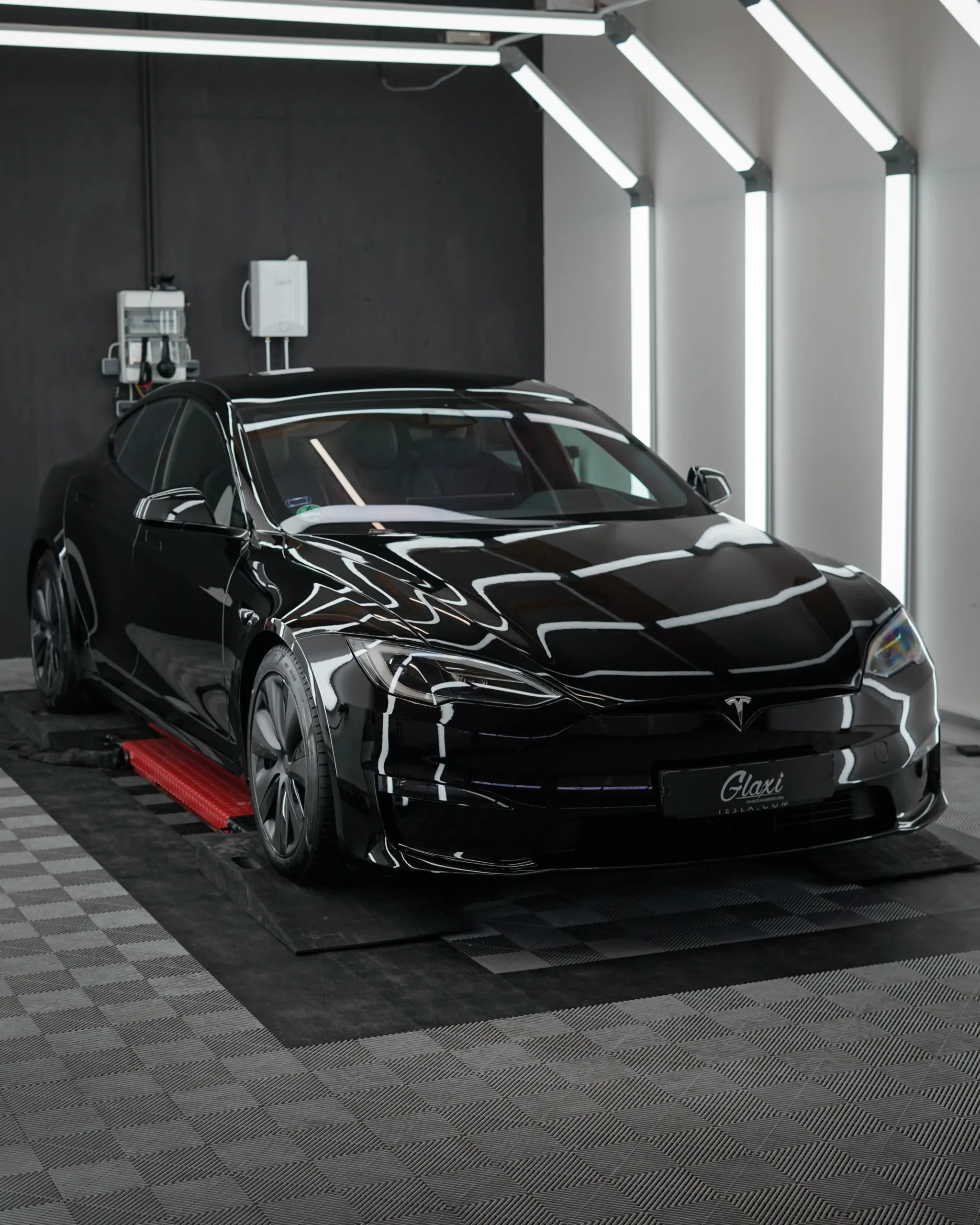 Innovativ und deshalb extrem beliebt, dieses Tesla Model S Plaid gehört zu den beliebtesten Elektroautos auf dem Markt.